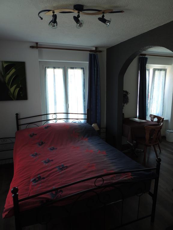 Hotel De La Gare Cousset الغرفة الصورة